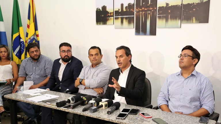 Prefeitura alerta a população e define ações de combate a Dengue em CG