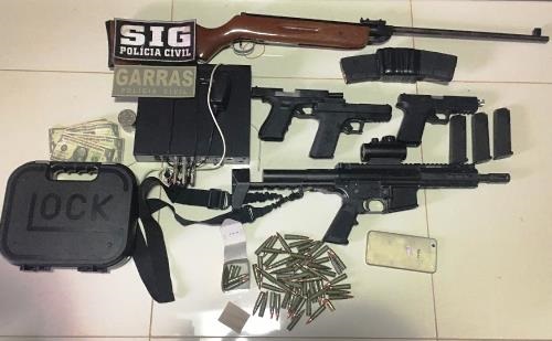 Arsenal de armas e munições é apreendido em casa de suposto membro do PCC