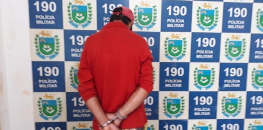 Homem de 36 anos é preso após ameaçar e tentar agredir idoso em ponto de táxi em Nova Andradina