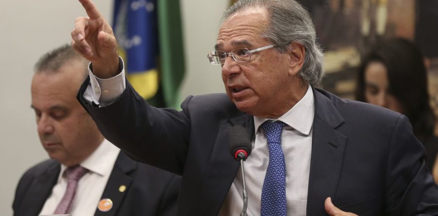 Guedes: gasto com aposentadoria é 10 vezes maior do que com educação