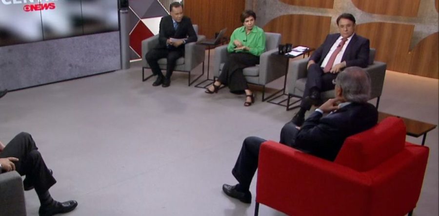 GUEDES DIZ QUE ESTÁ PREPARANDO SEQUÊNCIA DE MEDIDAS FORTES E POSITIVAS