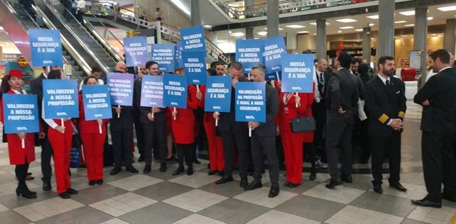 FUNCIONÁRIOS DA AVIANCA PARALISAM ATIVIDADES EM CONGONHAS