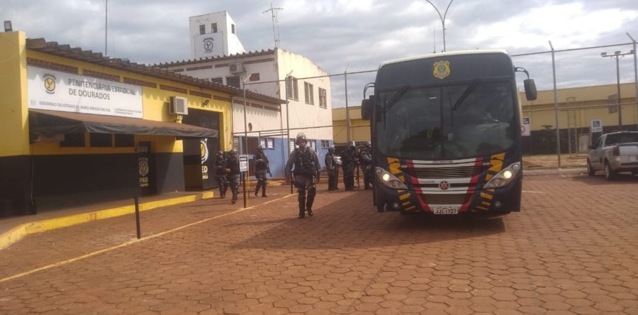 POLICIA ENCONTRA VÁRIAS ARMAS E CELAS CERRADAS NO PRESÍDIO DE DOURADOS