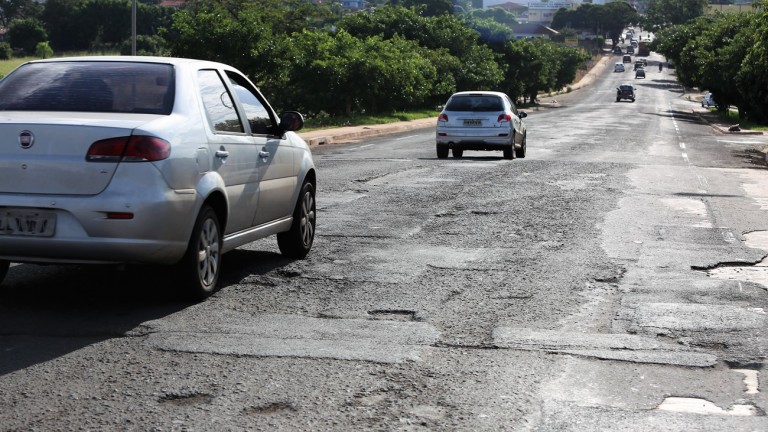 FINANCIAMENTO E PARCERIA COM A ÀGUAS GUARIROBA GARANTE EXECUÇÃO DE QUASE 60 QUILÔMETROS DE RECAPEAMENTO