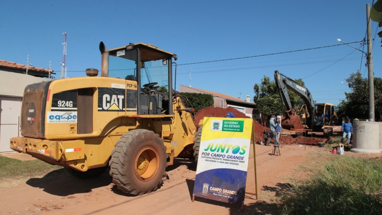 COM DRENAGEM NO JOSÉ TAVARES, COMEÇA A NOVA FRENTE DE PAVIMENTAÇÃO NA REGIÃO DO NOVA LIMA