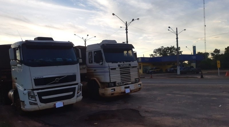 PRF E PF APREENDEM 700 MIL MAÇOS DE CIGARROS CONTRABANDEADOS