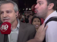 EQUIPE DE REPORTAGEM DA JOVEM PAN É CERCADA E AGREDIDA DURANTE ATO DA ESQUERDA EM SP