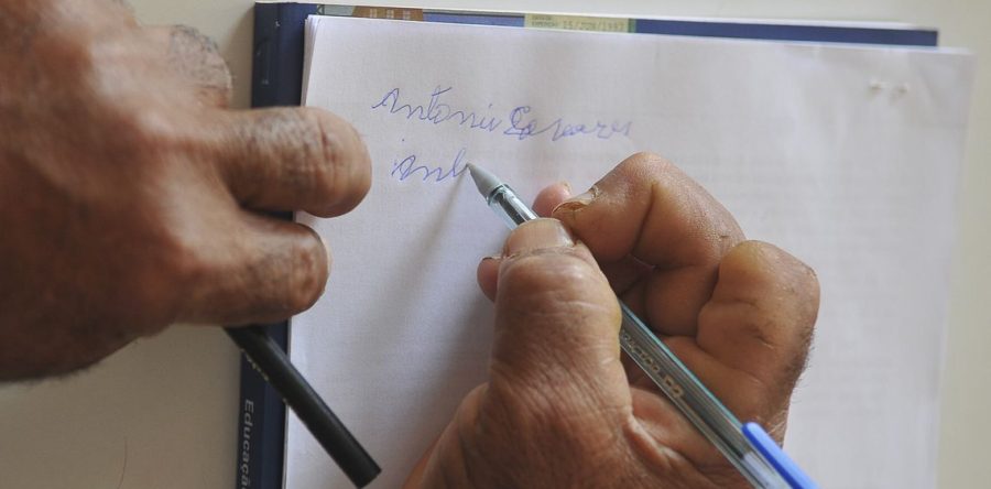 ANALFABETISMO NO BRASIL CAI ENTRE 2016 E 2018 DE 7,2% PARA 6,8%