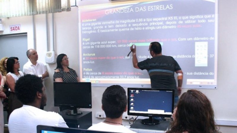 ESCOLAS DA REDE MUNICIPAL TERÃO LOUSAS DIGITAIS