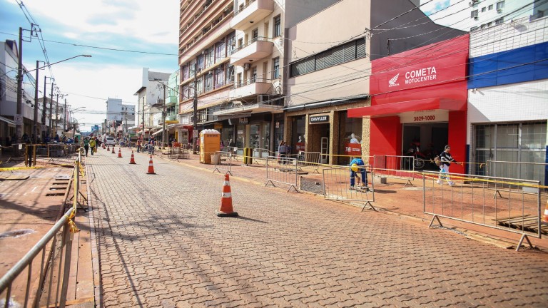 REVIVA CAMPO GRANDE VAI ALÉM DE OBRAS NA RUA 14 DE JULHO