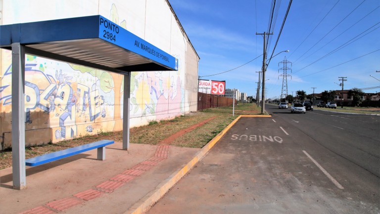 PREFEITURA INICIA INSTALAÇÃO DE 500 ABRIGOS E AMPLIA EM 40% OS PONTOS COM COBERTURA