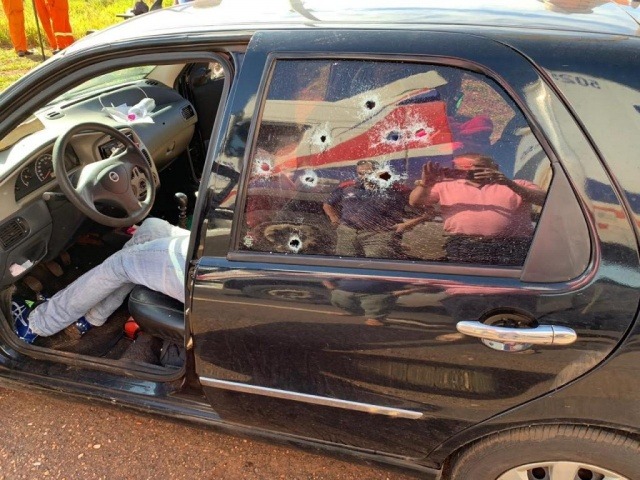 PISTOLEIROS ATACAM FAMÍLIA A TIROS EM FILA DA CCR NA BR 163 SUL