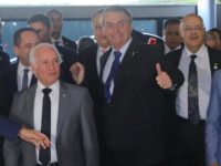 BOLSONARO DIZ QUE INDICARÁ EVANGÉLICO PARA STF