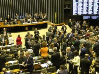 REFORMA DA PREVIDÊNCIA: DEPUTADOS APROVARAM TEXTO PRINCIPAL ONTEM E VOTAM HOJE EMENDAS E DESTAQUES