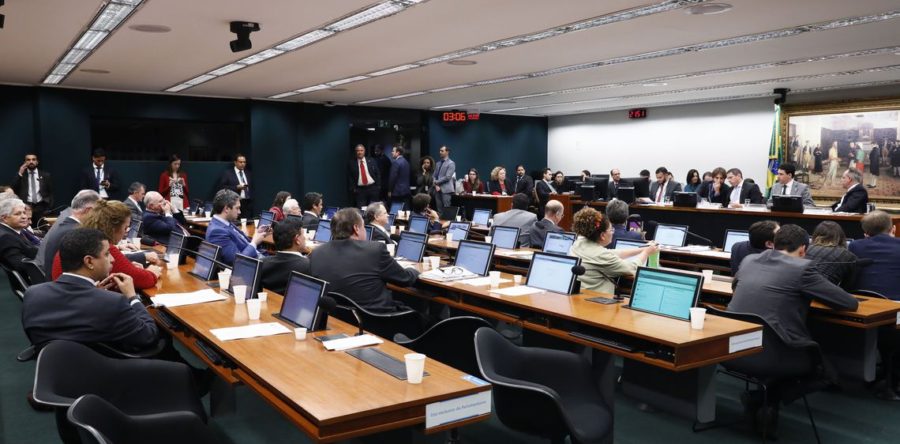 COMIOSSÃO ESPECIAL DA CÂMARA APROVA TEXTO DA REFORMA DA PREVIDÊNCIA