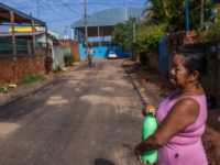 COMUNIDADE PEREIRA BORGES GANHA ESTRUTURA DE BAIRRO COM ESGOTO E ASFALTO