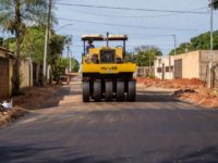PREFEITURA CONCLUI ASFALTO NO JARDIM ANACHE E INICIA JOSÉ TAVARES