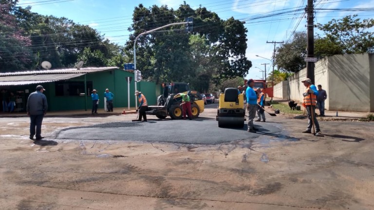 AGETRAN RETIRA ROTATÓRIA E INSTALA SEMÁFORO PARA MELHORAR TRÂNSITO NA RUA DA DIVISÃO