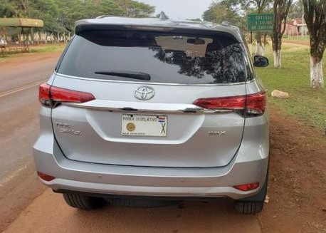 VEÍCULO ROUBADO NO BRASIL É RECUPERADO COM DEPUTADO PARAGUAIO