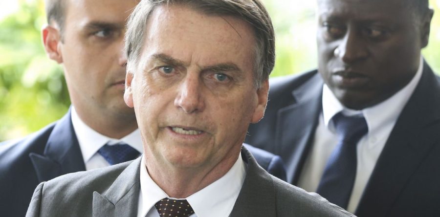 BOLSONARO: “PRETENDO RESPEITAR A LEI DA ANISTIA”