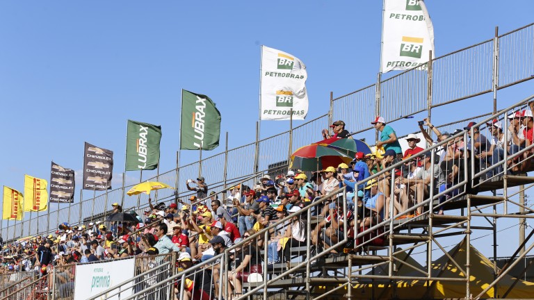 SUCESSO DE PÚBLICO, STOCK CAR LEVA 8 MIL AO AUTÓDROMO EM DIA DOS PAIS