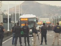 SEQUESTRADOR DE ÔNIBUS NO RIO É MORTO POR ATIRADORES DE ELITE DA PM