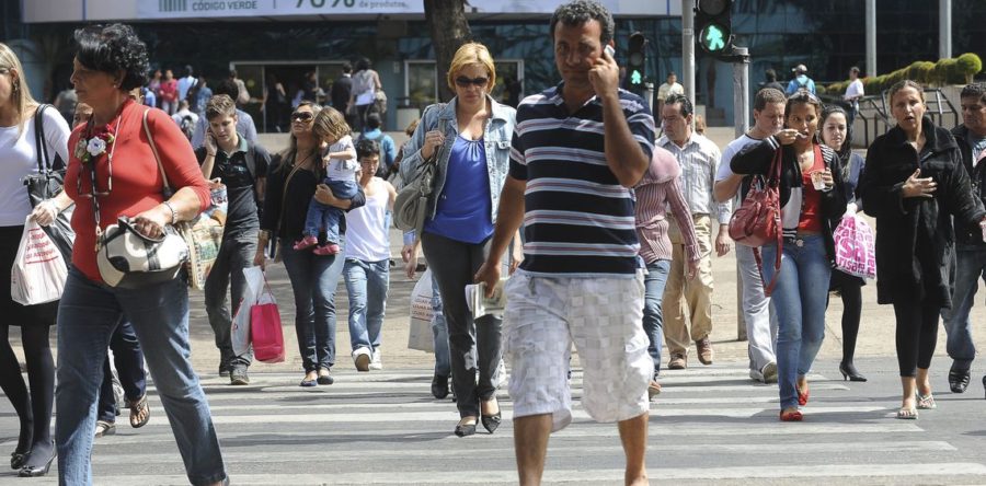 TAXA DE DESEMPREGO NO BRASIL CAI PARA 11,8% EM JULHO