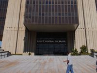 BANCOS NÃO PODEM DEIXAR DE ATENDER PRESENCIALMENTE