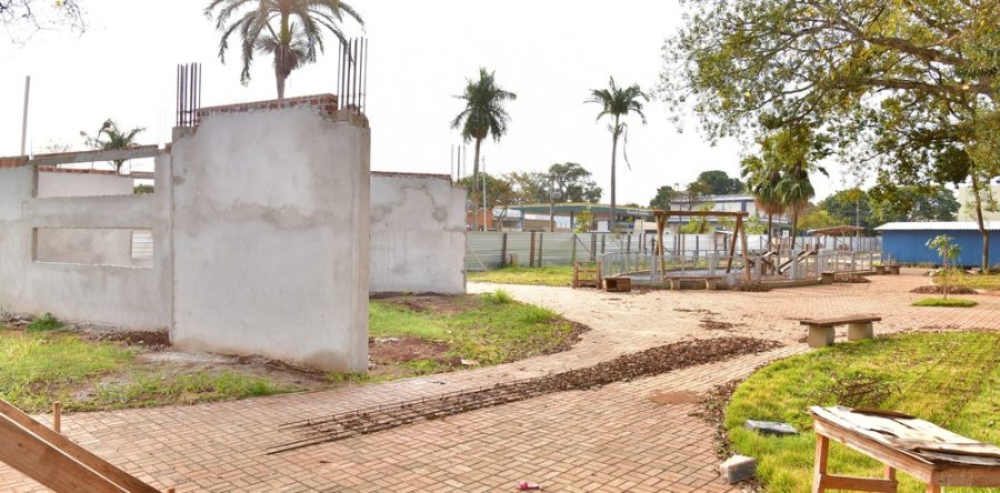 OBRAS DE RECONSTRUÇÃO DA PRAÇA DO HOSPITAL EVANGÉLICO EM DOURADOS SERÃO RETORMADAS