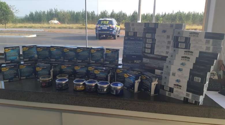 PRF APREENDE MEDICAMENTOS ILEGAIS COM PASSAGEIRO DE ÔNIBUS NA BR 262