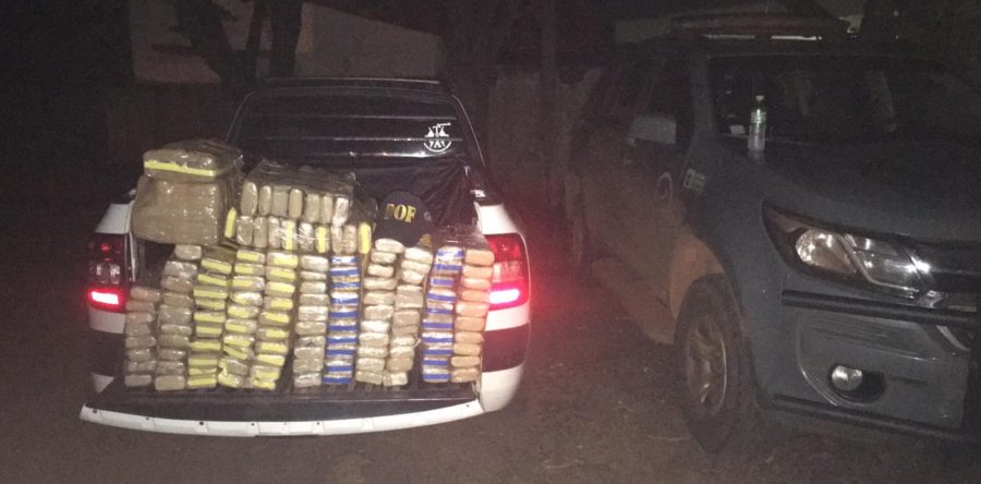 OCUPANTES SALTAM DO CARRO EM MOVIMENTO PARA ESCAPAR DE FLAGRANTE POR TRÁFICO