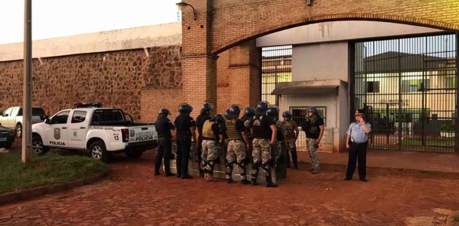 DIRETOR E MAIS 30 FUNCIONÁRIOS SÃO PRESOS APÓS FUGA DE DETENTOS EM PRESÍDIO DO PARAGUAI