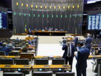 CÂMARA APROVA AUXÍLIO DE R$ 600,00 POR MÊS PARA TRABALHADOR INFORMAL