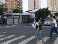 DECRETO TORNA OBRIGATÓRIO USO DE MÁSCARAS FORA DE CASA E DÁ PODERES PARA GUARDA FISCALIZAR DETERMINAÇÃO