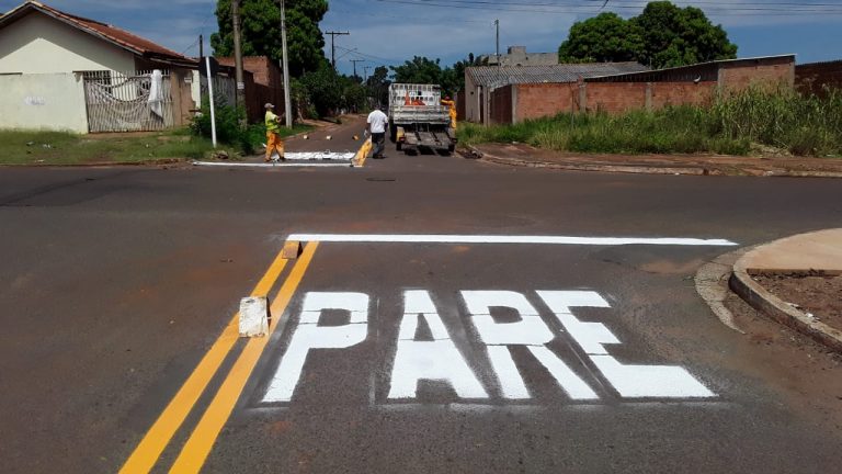 PREFEITURA SINALIZA DIVERSAS VIAS DOS BAIRROS DA CAMPO GRANDE